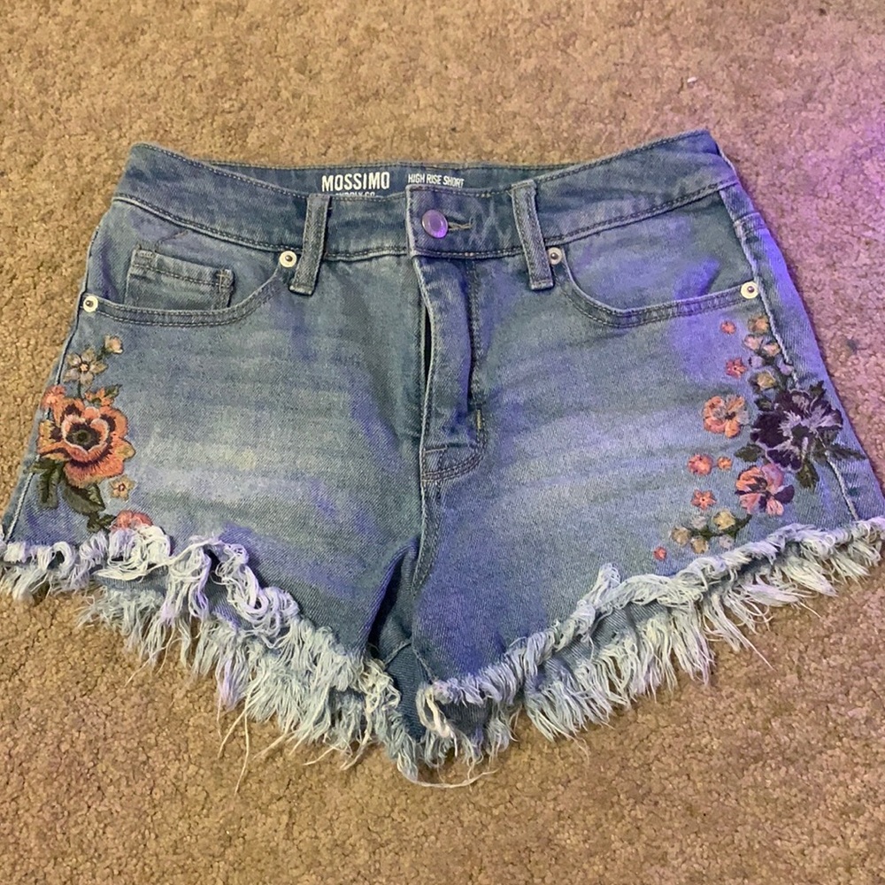 MOSSIMO SUPPLY CO HIGH RISE SHORTS!!